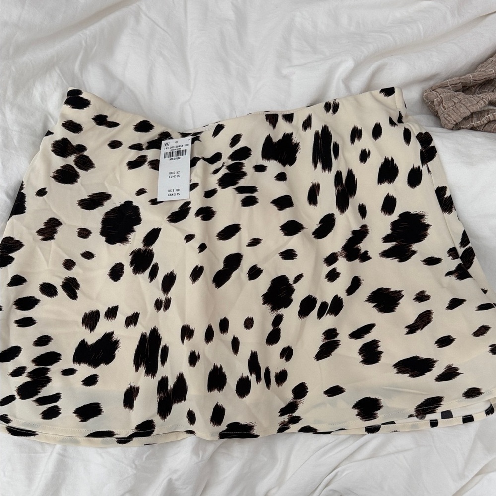 Abercrombie & Fitch Black and Cream Mini Skort